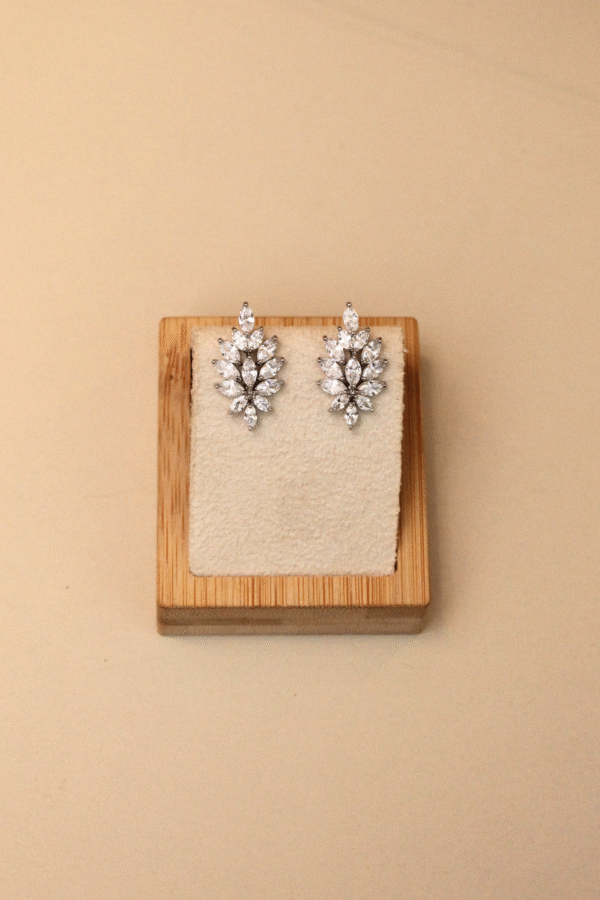 Brinco Ear Cuff Yas