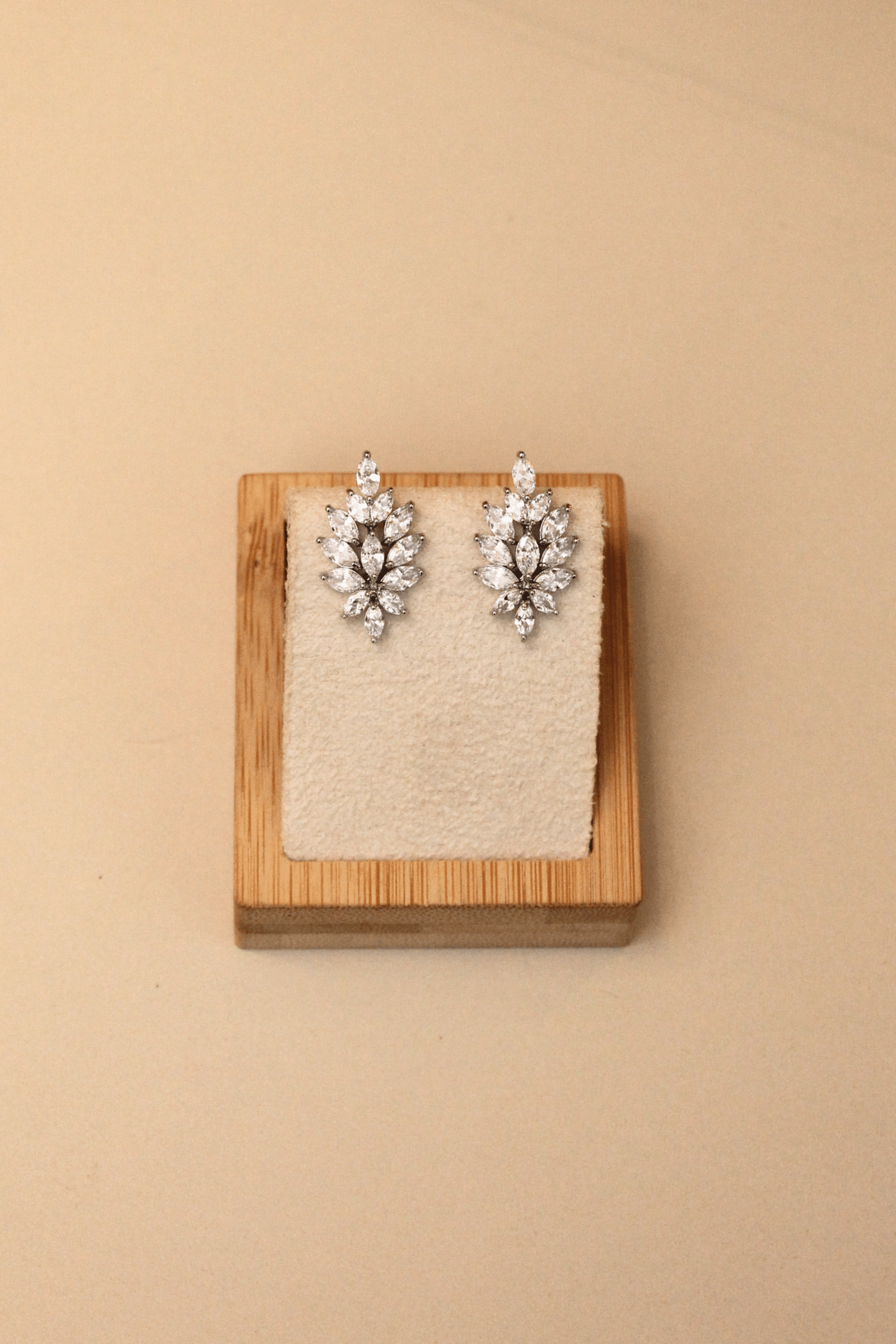 Brinco Ear Cuff Yas