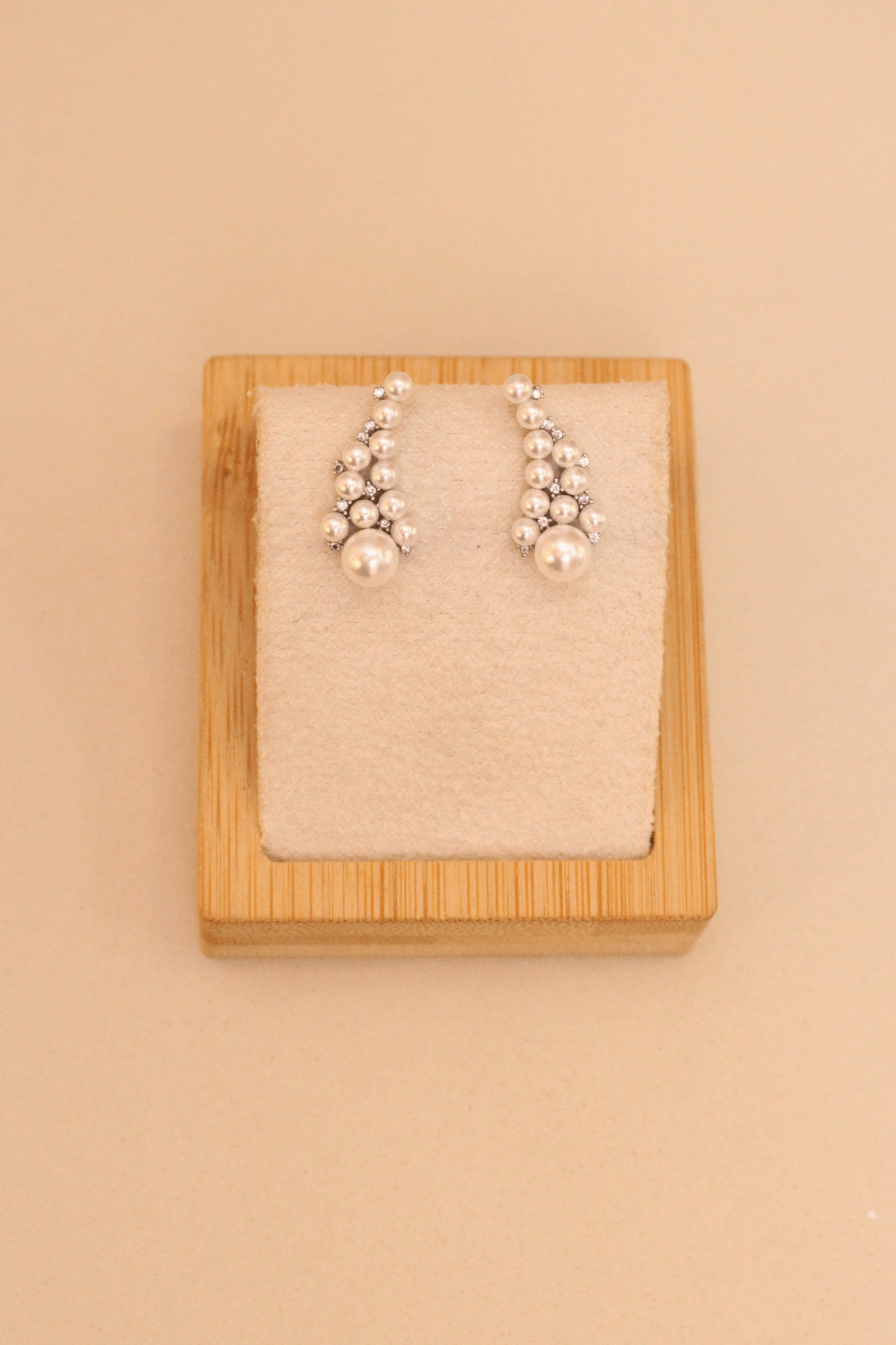Brinco Ear Cuff Mini Pérolas